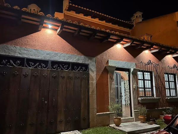 House for Sale in Antigua Guatemala | 330 m² | 5 Min from Pensativo Stadium pv