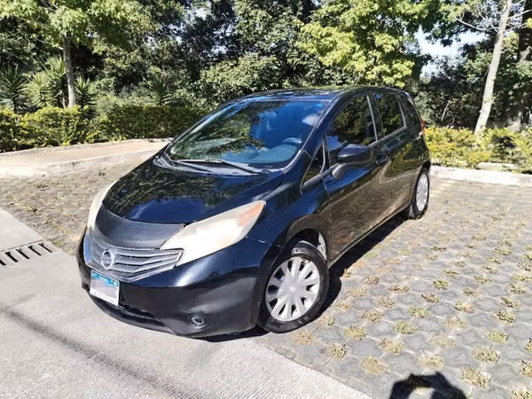 Nissan Versa note al 100