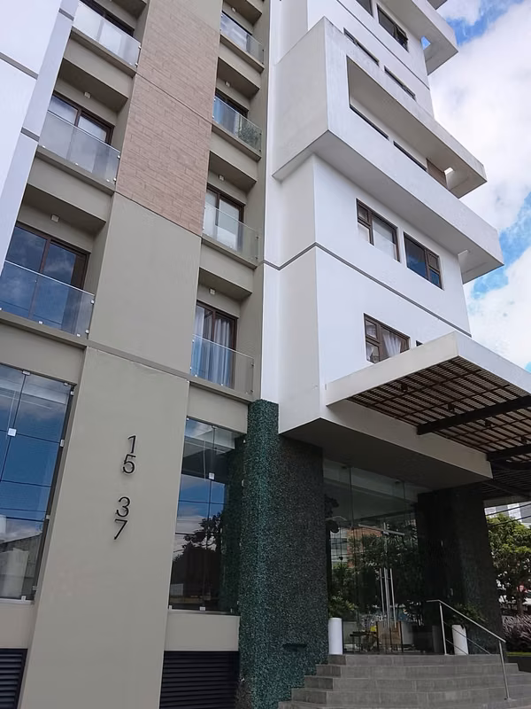 Apartamento en Renta Zona 10 Marques de Oakland