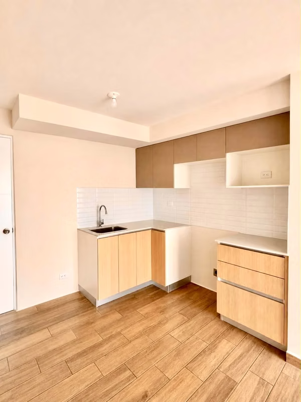 Zona 16 • Apartamento en Renta • Edificio Lares 16
