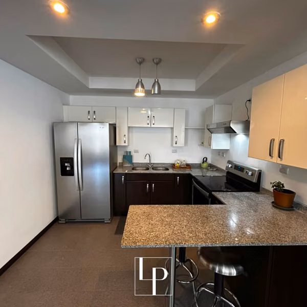 Apartamento en Renta en Edificio Caledonia, zona 16