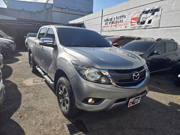Mazda Bt50 2022 de Agencia Automático y Tiptronic Nítido Nada que invertir Seguridad para toda la familia blindado nivel 3 por Blintech