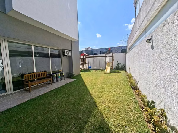 APARTAMENTO EN RENTA | 3 HAB + BALCÓN | ZONA 14 | EDIFICIO CATANIA