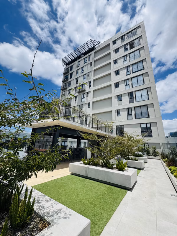 Apartamento amueblado en renta zona 10