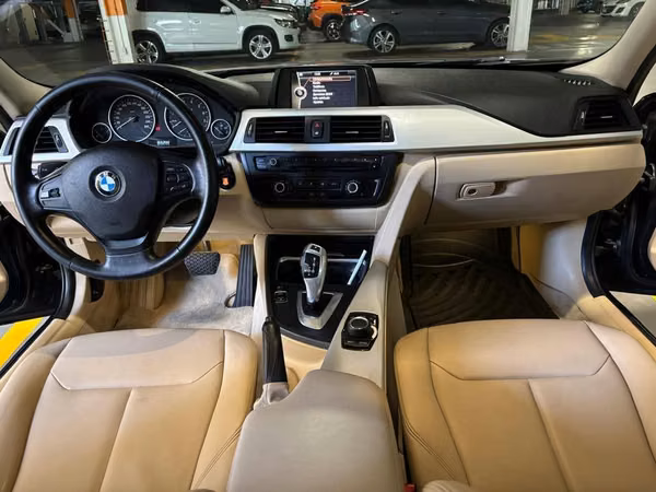 BMW 320i 2013 | AGENCIA
