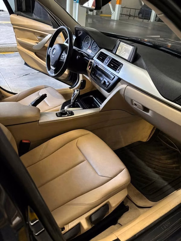 BMW 320i 2013 | AGENCIA