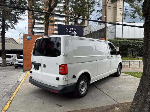 Panel Volkswagen Transporter 2017 de agencia