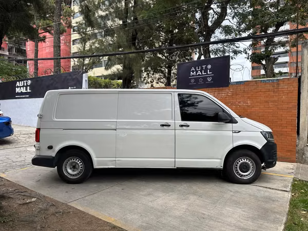 Panel Volkswagen Transporter 2017 de agencia