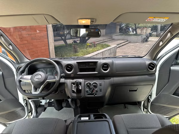 Panel Nissan Urvan 2024 de agencia