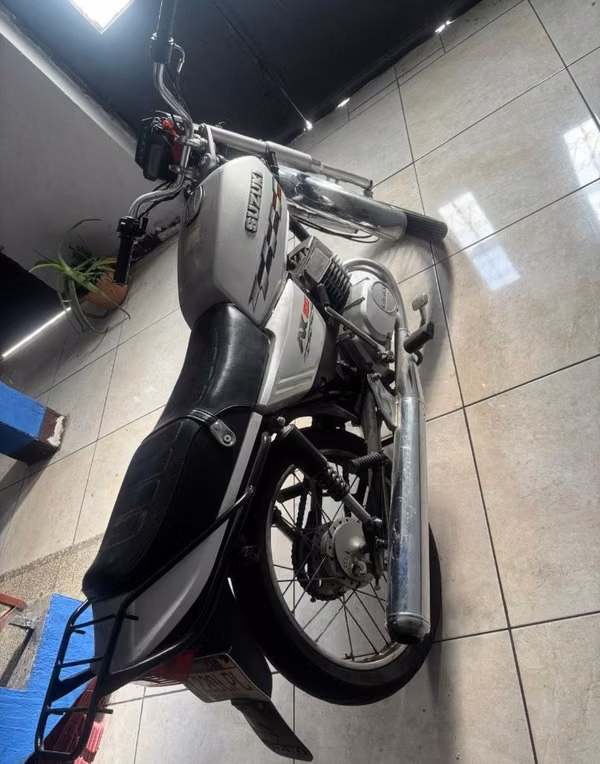 Suzuki AX 100