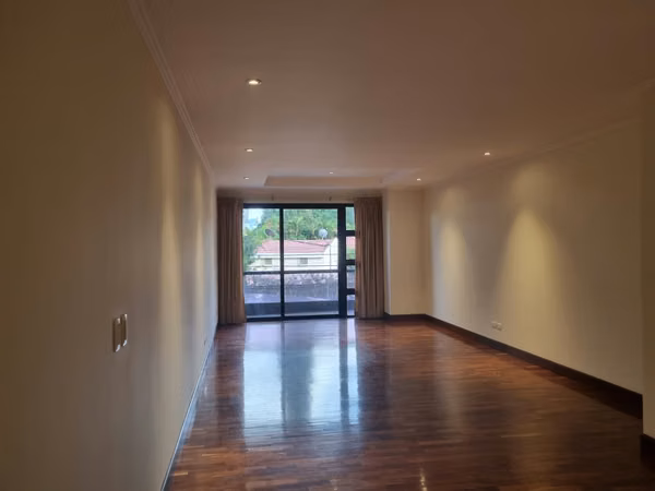 Renta de apartamento en Edificio Altos de Santa Clara Zona 10 | 3 Habitaciones + servicio