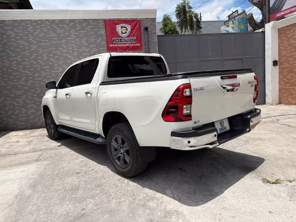 Toyota Hilux SRV de Agencia Modelo 2023