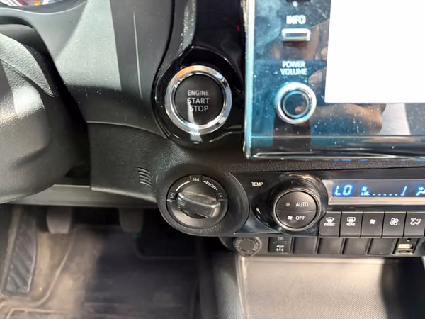 Toyota Hilux SRV de Agencia Modelo 2023