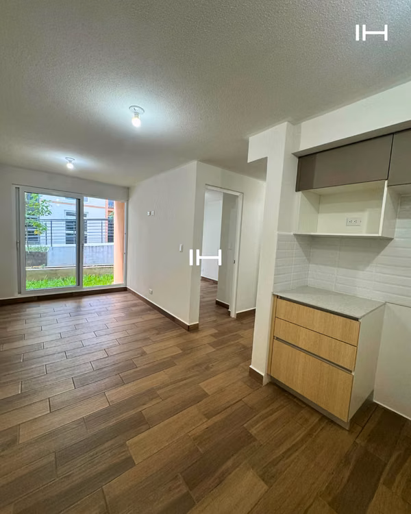 APARTAMENTO EN VENTA ZONA 16 EN PRIMER NIVEL CON JARDIN