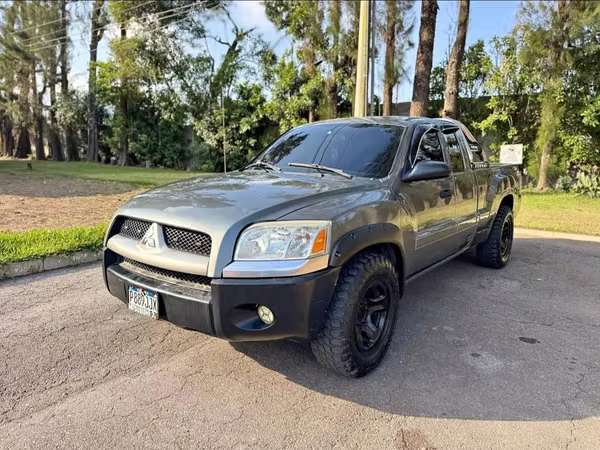 MITSUBISHI RAIDER EXTENDED CAB 4X2 