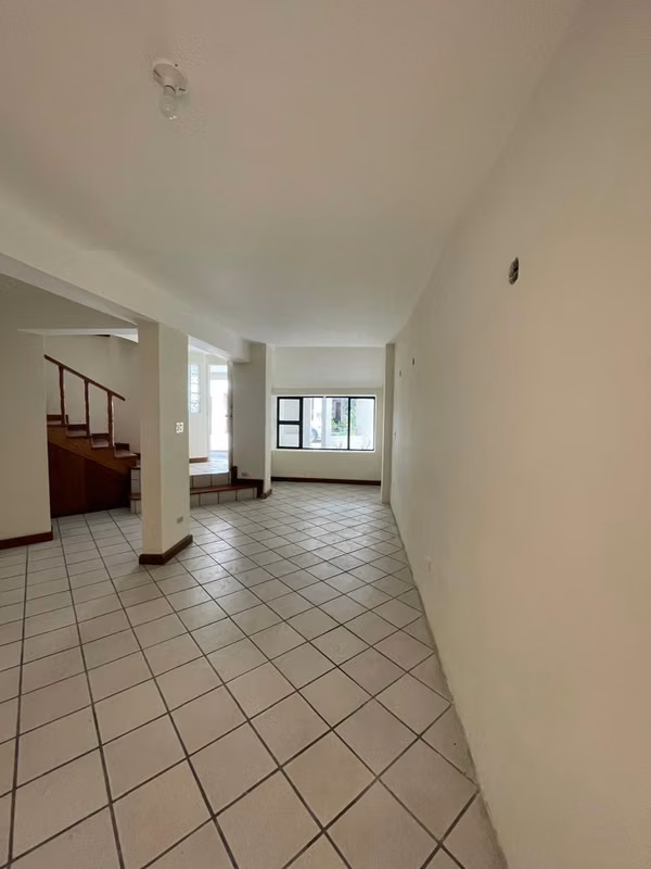 Renta de Casa en Colonia Villa Sol Zona 12 atras del Irtra Petapa