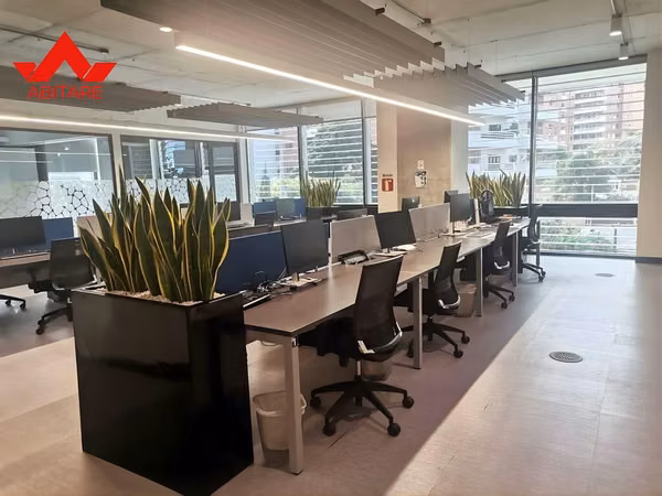 Oficina en renta en Óptima Centro de Negocios, zona 10