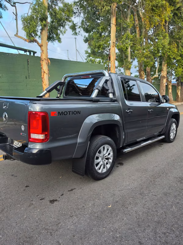 AMAROK DE AGENCIA MODELO 2023, MOTOR 2.0, 4MOTION (LUCE COMO NUEVO)