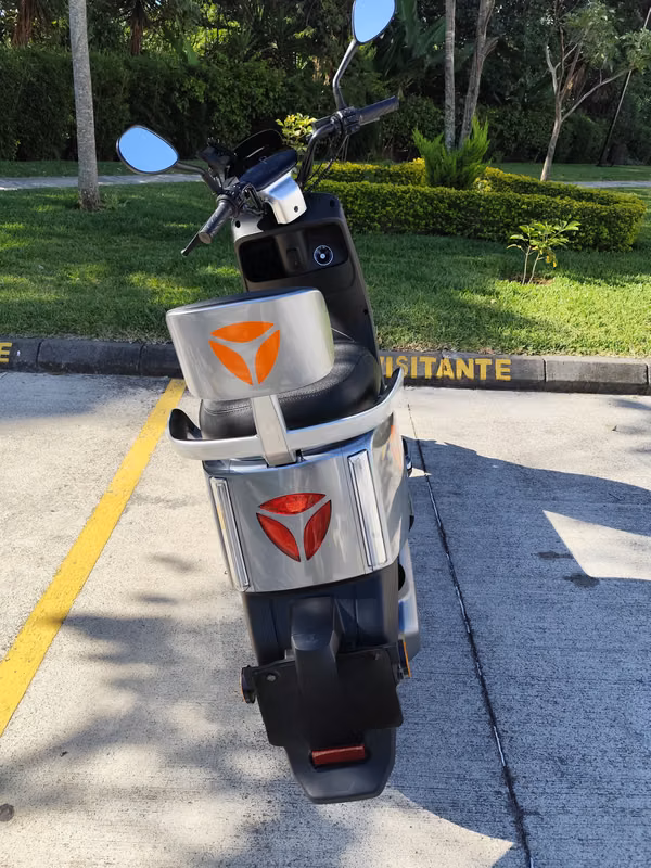 Yadea E8S Pro (Modelo 2025)