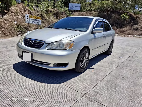 TOYOTA Corolla LE, año 2004 