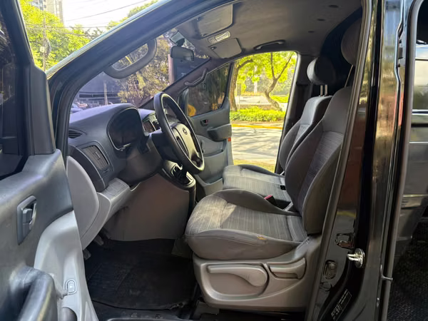 Pnel Hyundai H1 GL año 2021 de agencia