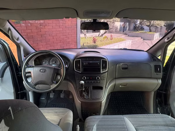 Pnel Hyundai H1 GL año 2021 de agencia