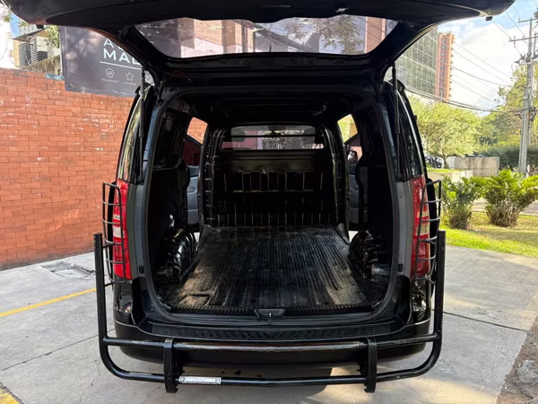 Pnel Hyundai H1 GL año 2021 de agencia