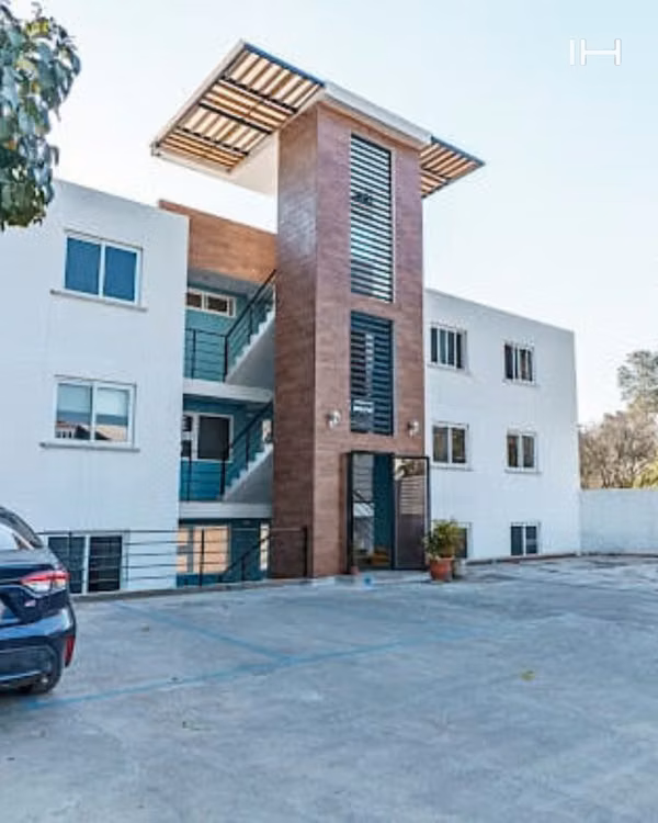 APARTAMENTO EN VENTA ZONA 16 CON JARDIN 