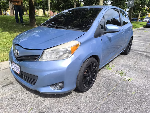 Toyota Yaris hatchback 2014