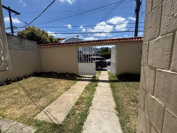 CASA EN VENTA EN LOMAS DE PORTUGAL, ZONA 1 DE MIXCO 