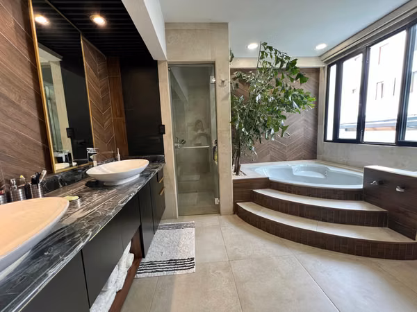 VENTA DE ESPECTACULAR VIVIENDA CON PISCINA DENTRO DE GARITA VH1, ZONA 15