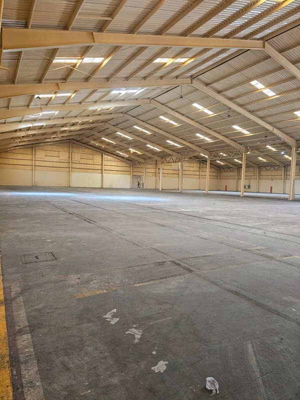 Bodega Industrial en Renta a 150 m de CA-9 Sur | 2 Andenes + Patio de Maniobras