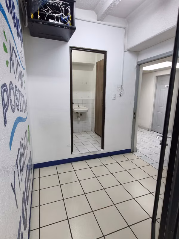 OFICINA EN VENTA | ZONA 10 – 20 CALLE