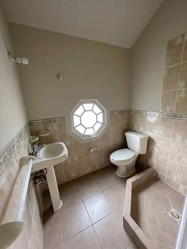 HERMOSA Y AMPLIA CASA EN VENTA EN EL NARANJO CONDOMINIO SAN BASILIO