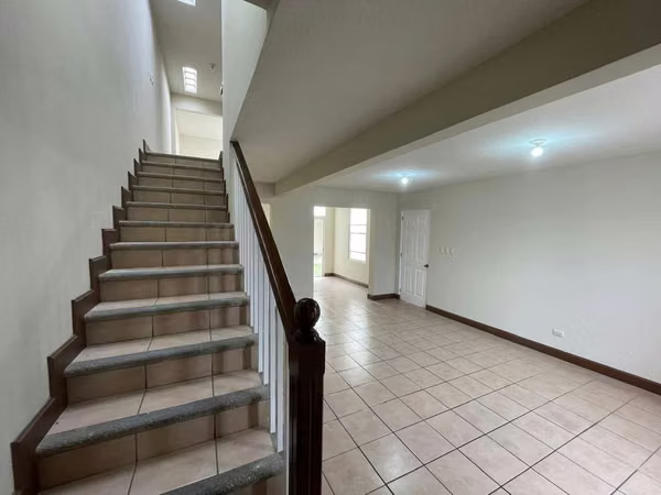 HERMOSA Y AMPLIA CASA EN VENTA EN EL NARANJO CONDOMINIO SAN BASILIO