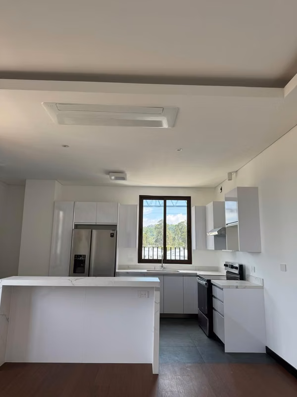 APARTAMENTO ZONA 16 CAYALA 