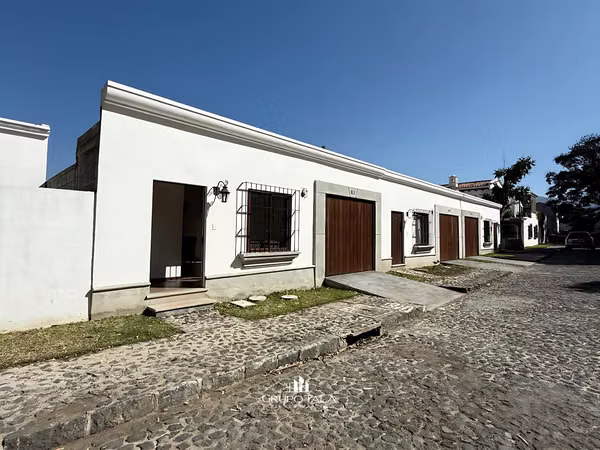 Espectacular Casa en Renta | Santa Delfina, Antigua Guatemala