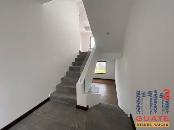 Alquilo Casa en condominio en Zona 16