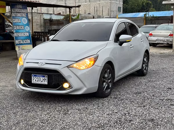 Toyota Yaris LE