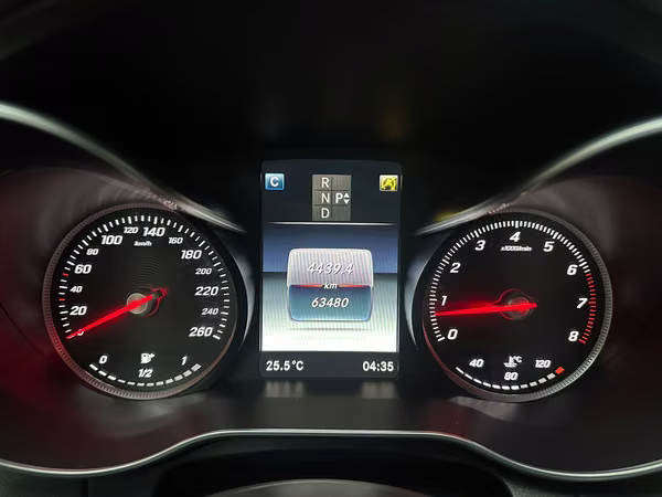 Mercedes Benz C180 1.6T año 2016 de agencia