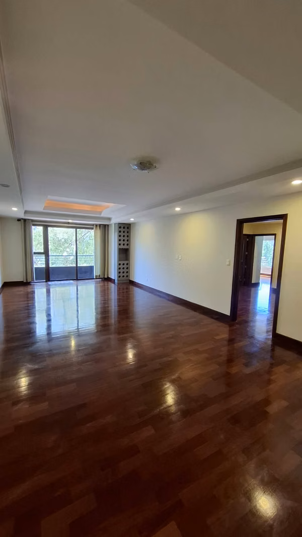 Apartamento en renta de 3 habitaciones zona 10
