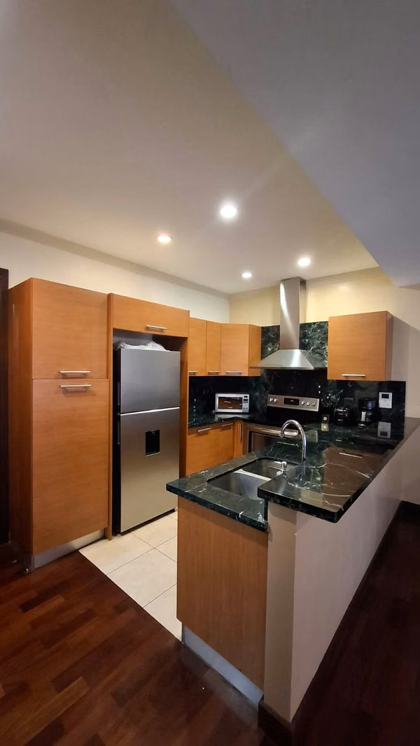 Apartamento en renta de 1 habitacion zona 10