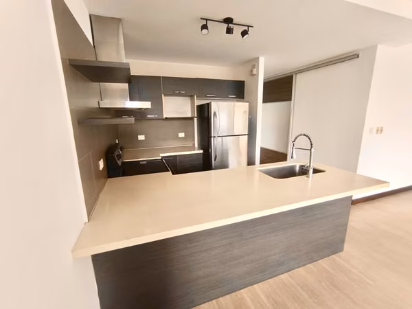 Zona 10 • Apartamento en Renta • Edificio Veinti4