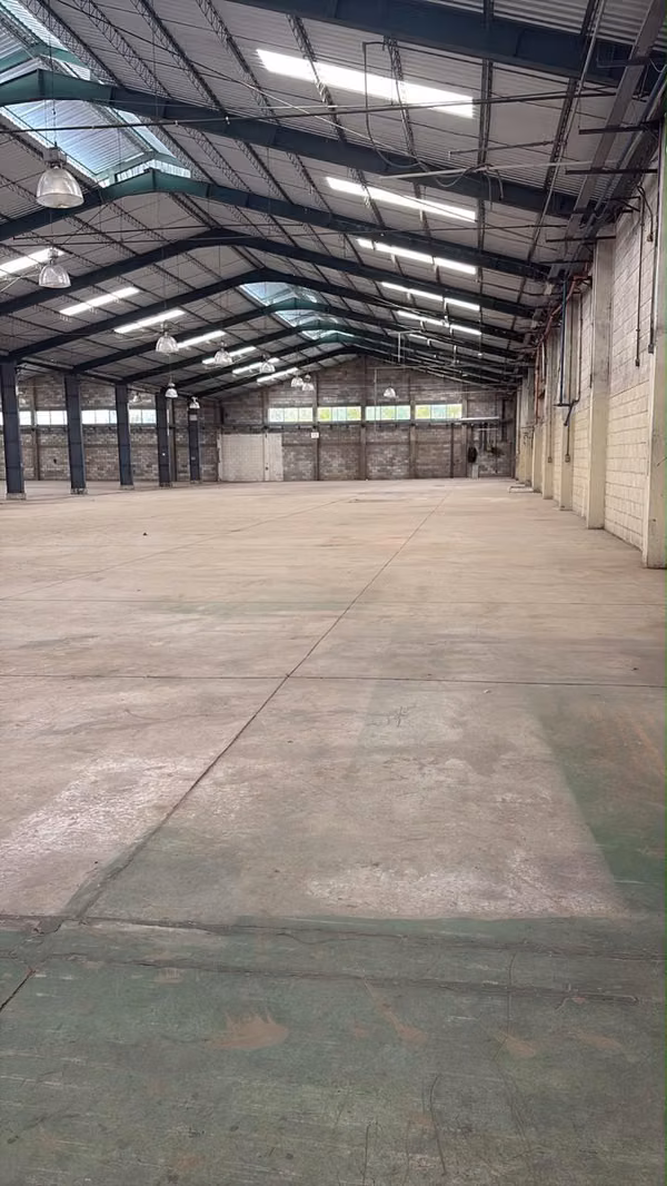 BODEGA DE 2,800 M2 EN RENTA EN VILLA NUEVA, IDEAL PARA OPERACIONES DE LOGÍSTICA, DISTRIBUCIÓN, ALMACENAMIENTO  