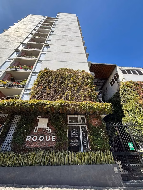 APARTAMENTO DE 3 HABITACIONES COMPLETAMENTE AMOBLADO UBICADO EN EDIFICIO ROQUE ZONA 2