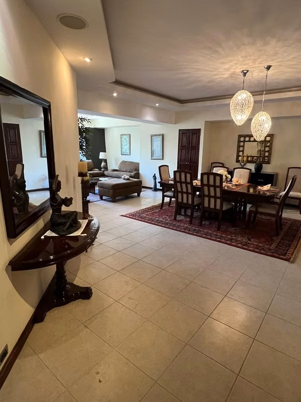 Apartamento Amueblado en Edificio Bonaire Zona 14 | 3 Habitaciones en nivel 3 Recien Remodelado