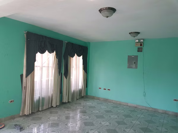 AMPLIA CASA EN VENTA EN RESIDENCIAL LOS ANGELES KM 15.5 CARRETERA A EL SALVADOR