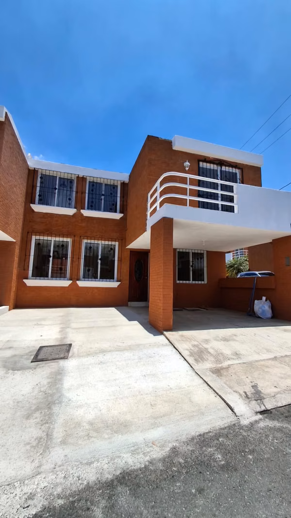 HOUSE FOR RENT IN BARS OF THE OAK AREA 7 OF MIXCO