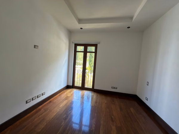 Renta de Amplio Apartamento en Albereda de la Española Muxbal | 3 Habitaciones completas + servicio