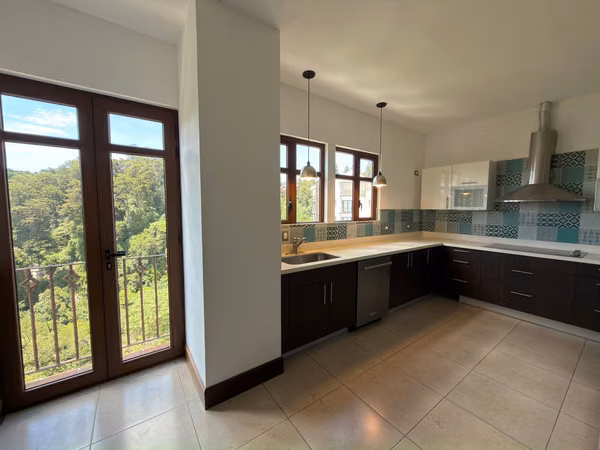 Renta de Amplio Apartamento en Albereda de la Española Muxbal | 3 Habitaciones completas + servicio